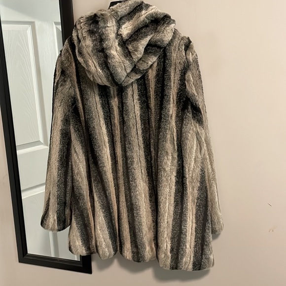 Faux Fur Jacket -XL - Picture 3 of 5